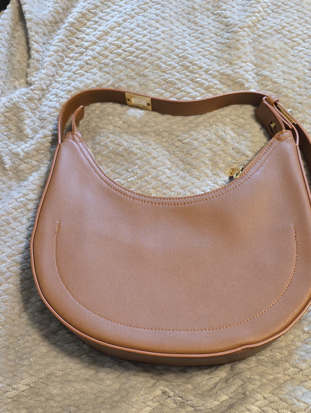 Women's Crescent Shoulder Bag in Tan